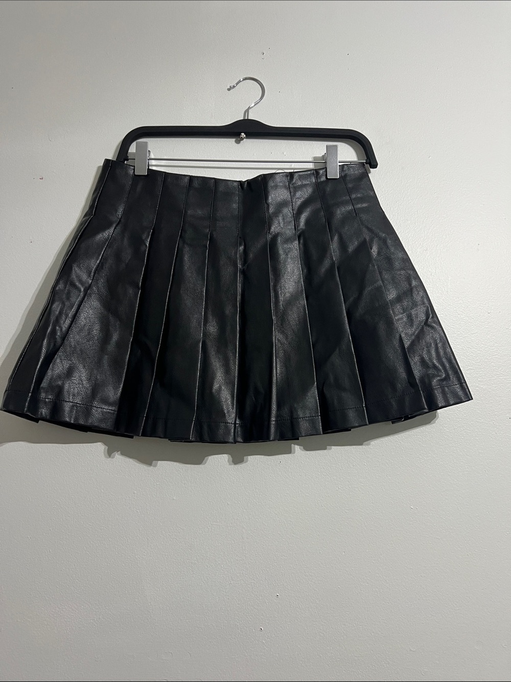 Forever 21 Black Pleated Faux Leather Mini Skirt